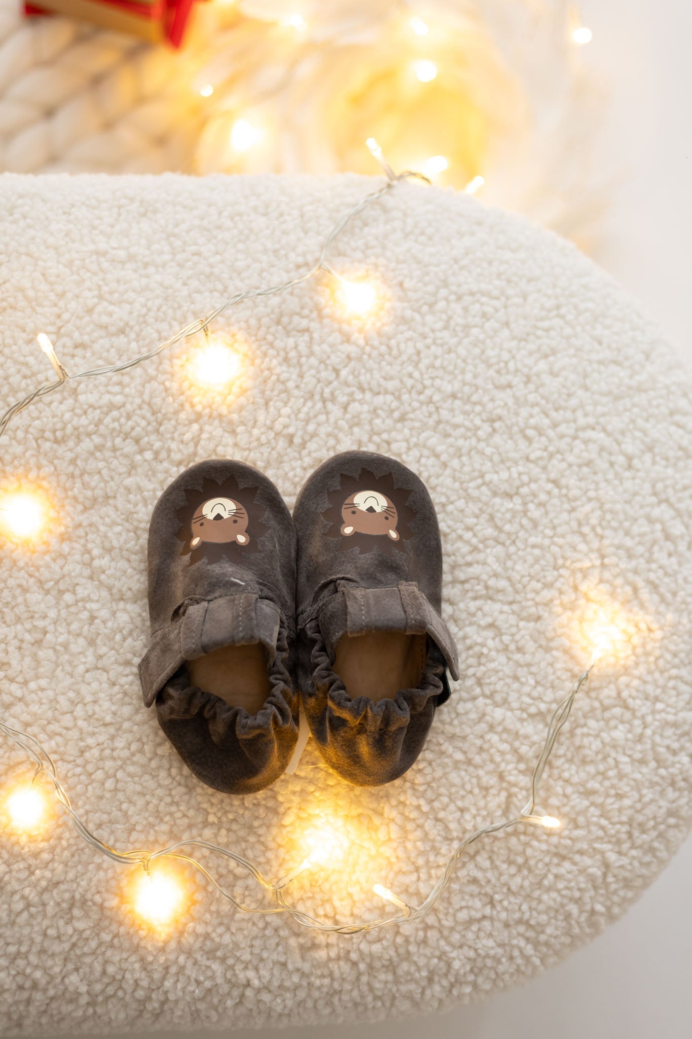 Kakšne copate naj nosijo otroci v šoli in vrtcu?