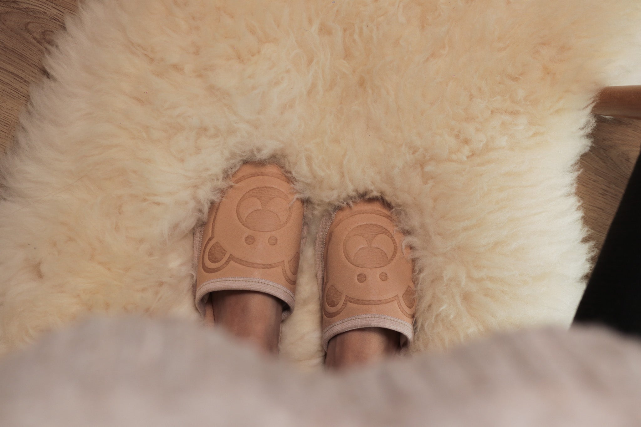 Usnjeni copati z medvedkom