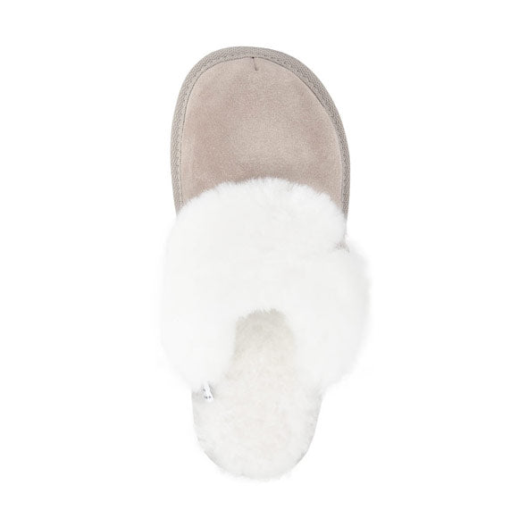 Krzneni copati s peto v beli barvi