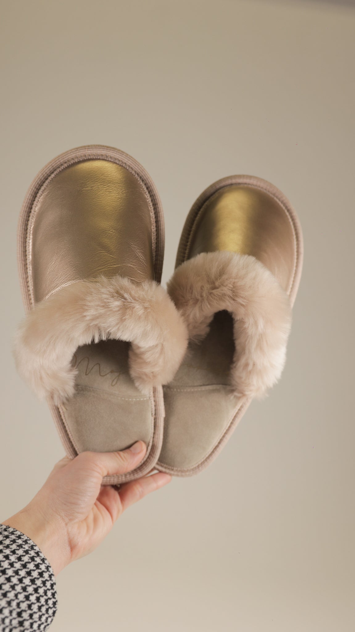 Usnjeni copati z napisom - Moja ljubezen Pearl