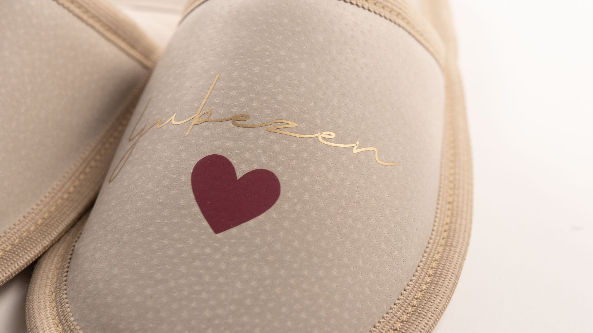 Lederschuhe mit der Aufschrift - Meine Liebe