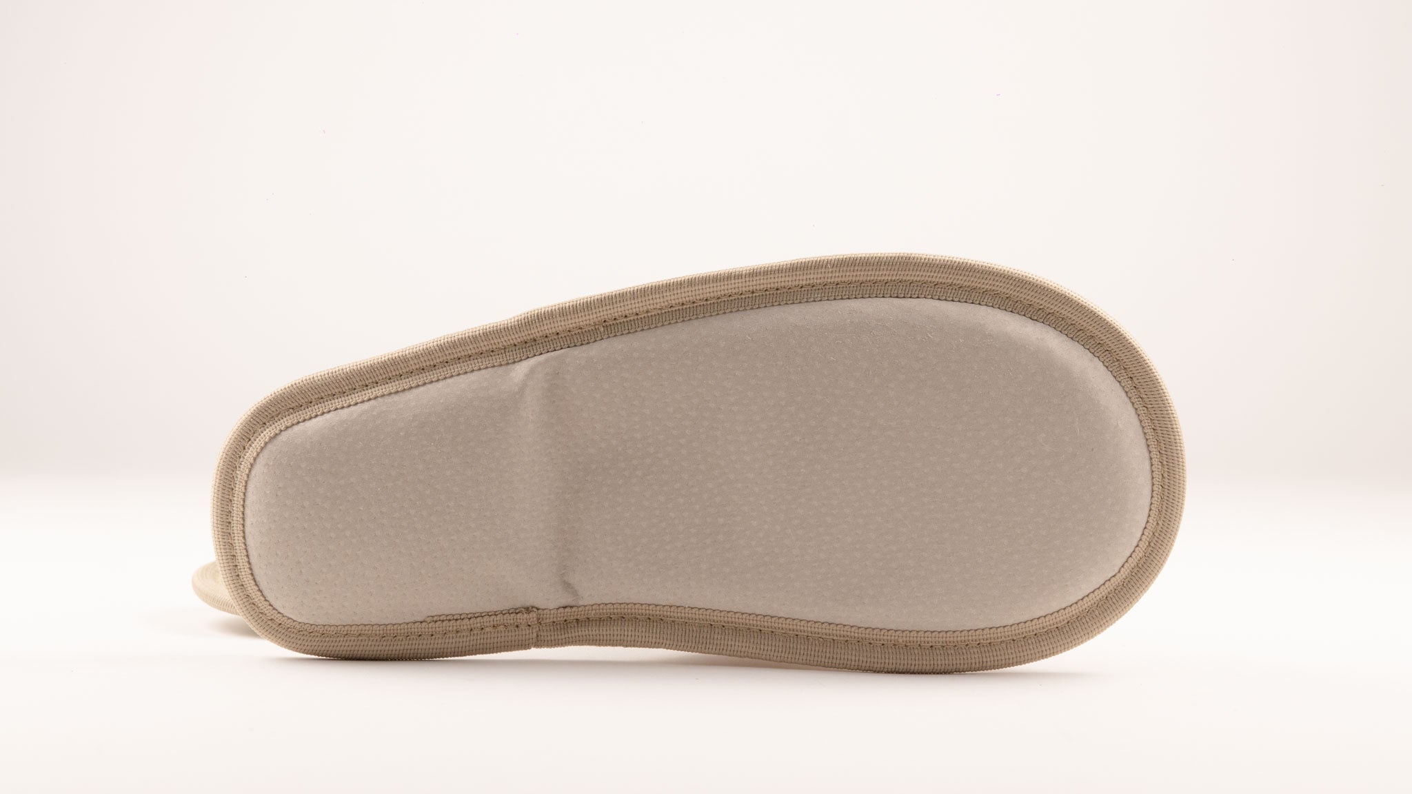 Usnjeni copati z napisom