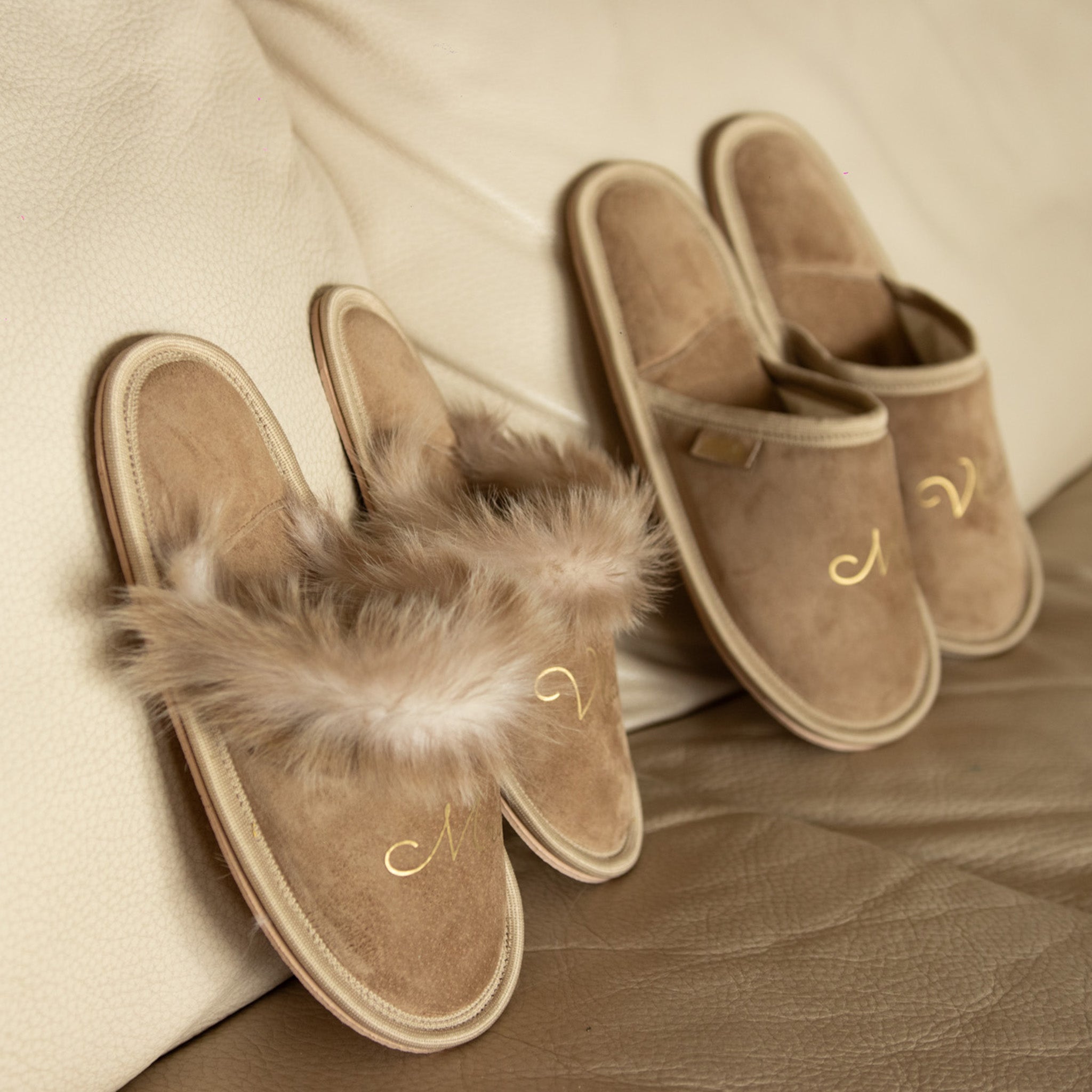 Usnjeni copati z napisom - MR. in MRS. ali G. in Ga.