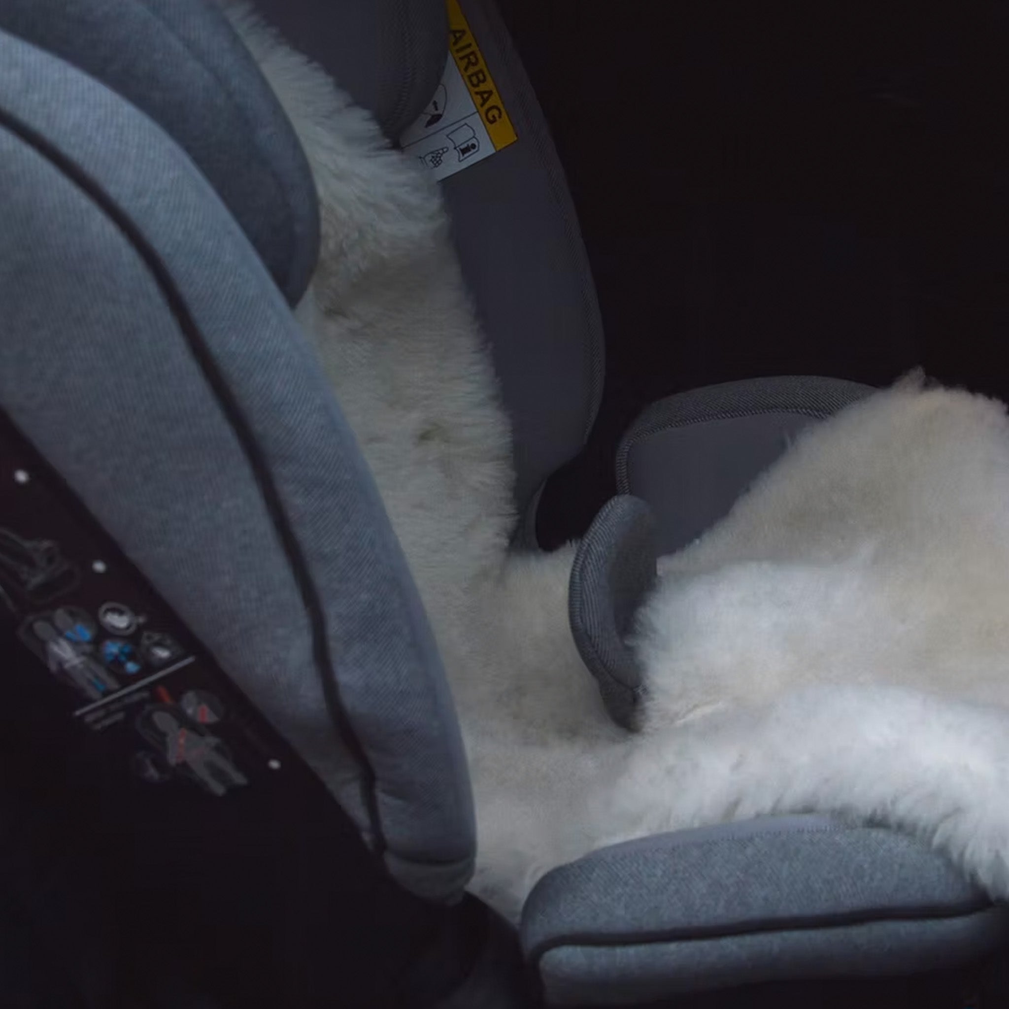 Krznena koža za otroški voziček