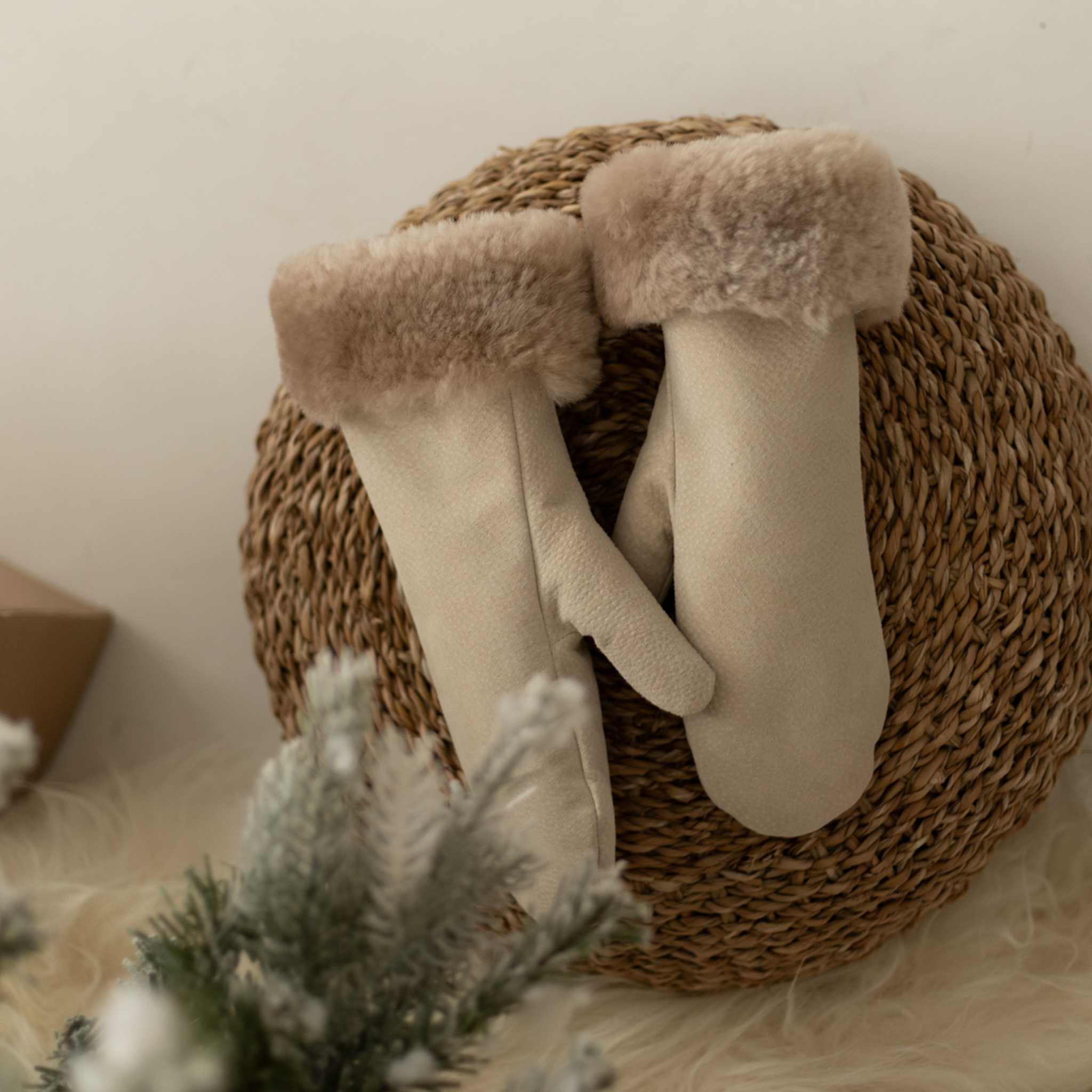 Krznene rokavice-bež